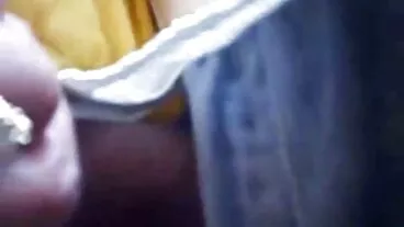 Hitzefrei වෙතින් උද්යෝගිමත් Aby Action සමඟ මිල්ෆ් වීඩියෝව